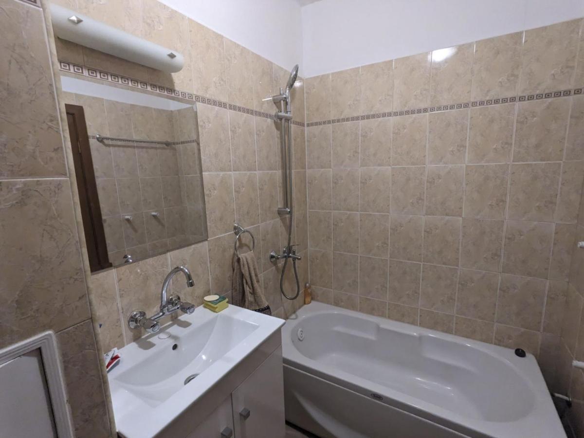 Daire Sapphire Mountain 1 *